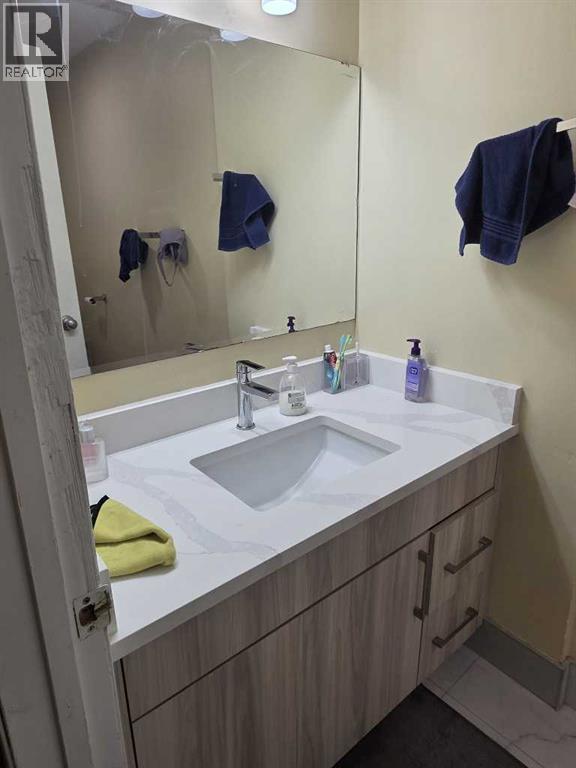 Single Family House Bi-level for Sale in  Saddlebrook Way NE Saddle Ridge Calgary 