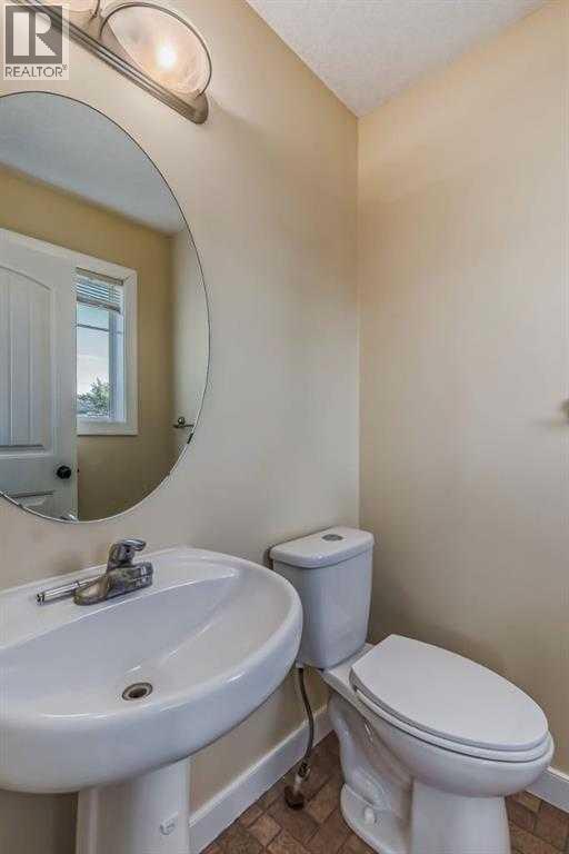 Single Family House Bi-level for Sale in  Saddlebrook Way NE Saddle Ridge Calgary 