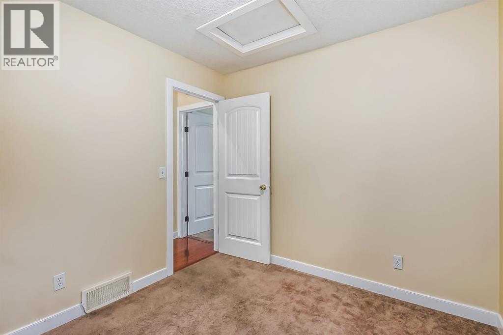 Single Family House Bi-level for Sale in  Saddlebrook Way NE Saddle Ridge Calgary 