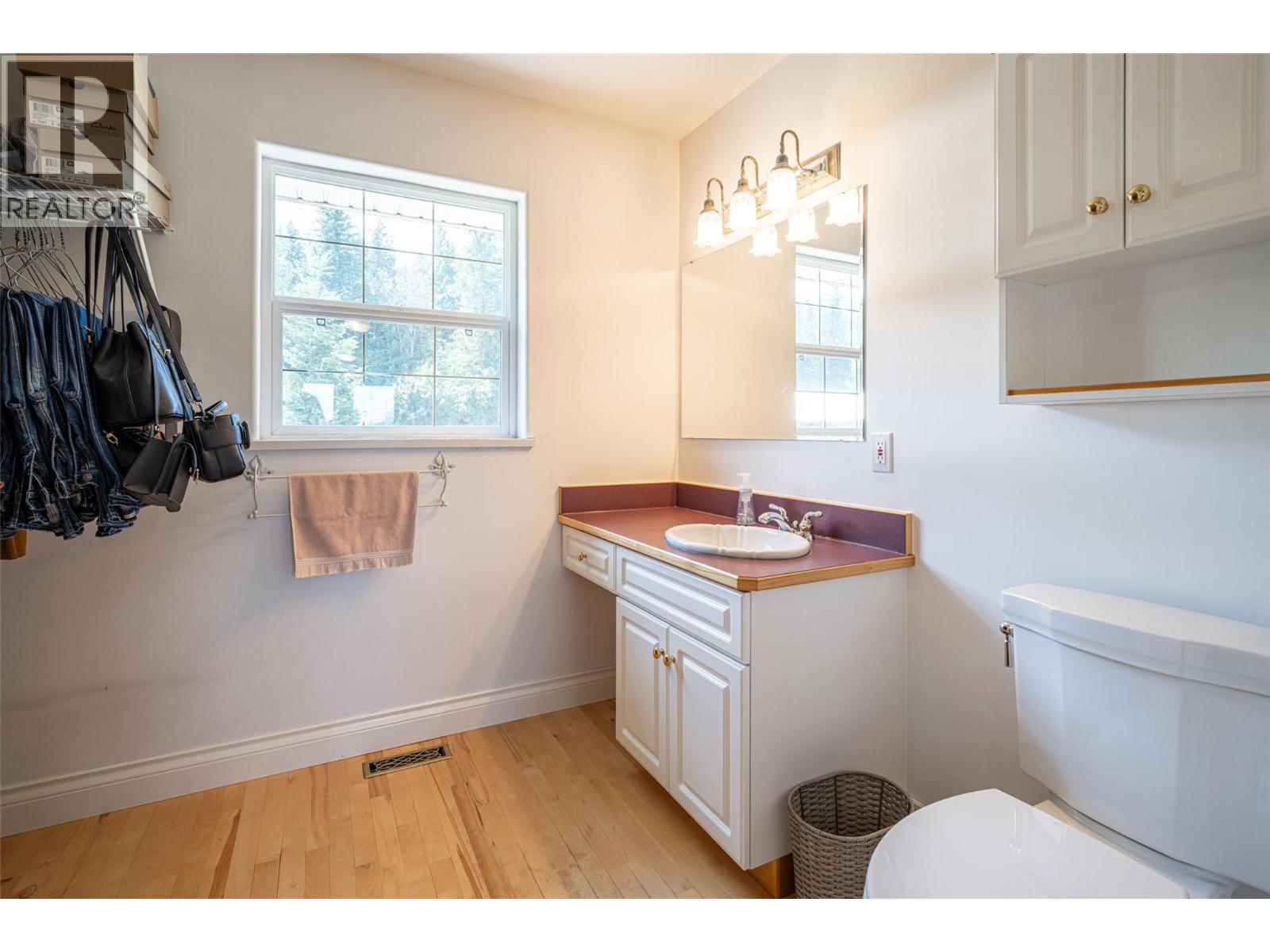  2990 50 Street Northwest, Salmon Arm