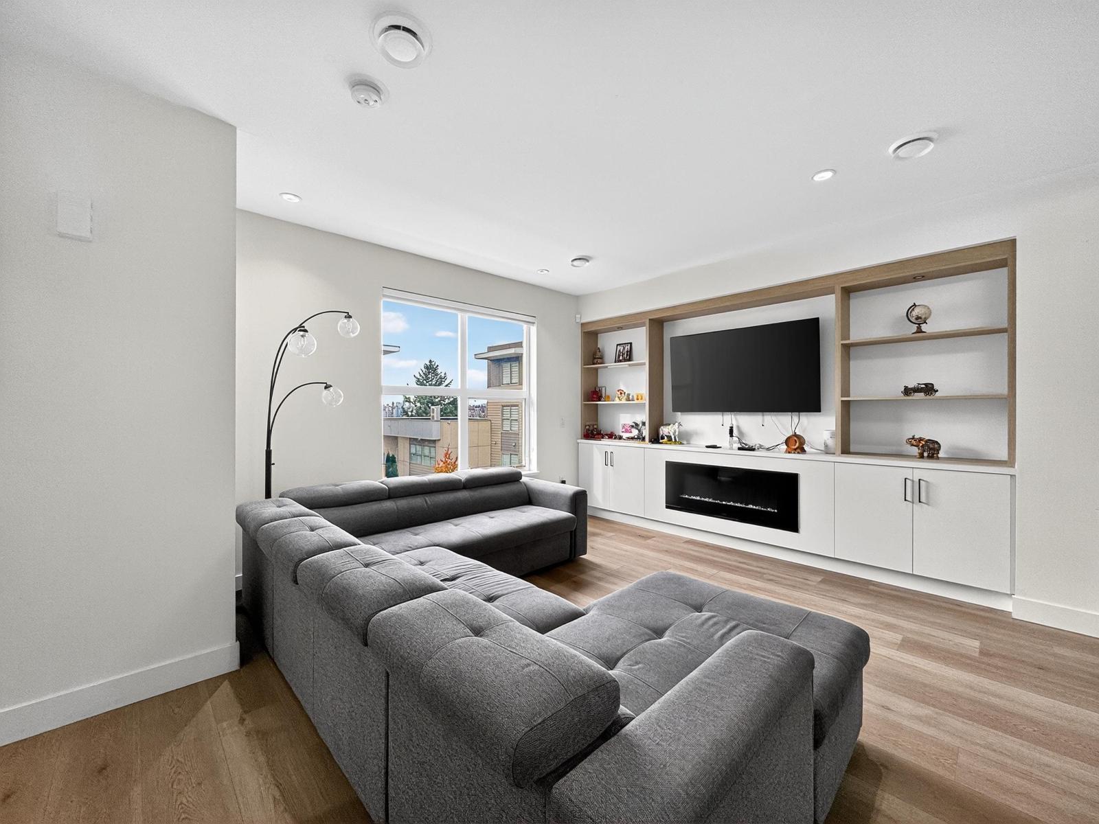 30 12585 104A Avenue - photo 2