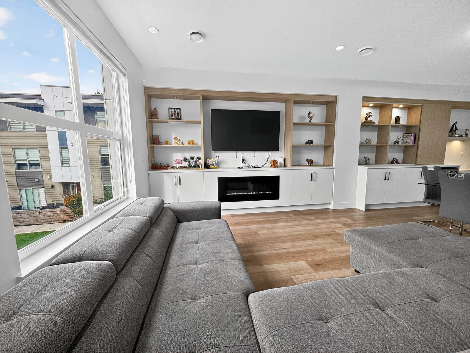 30 12585 104A Avenue - main photo