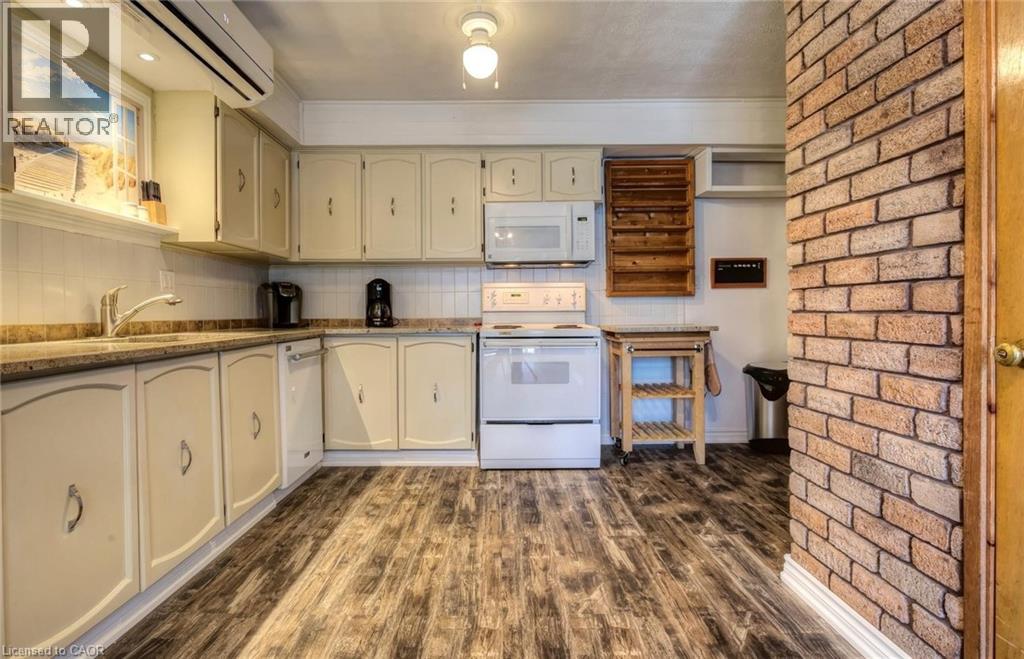 7 WILLOW Avenue - 2