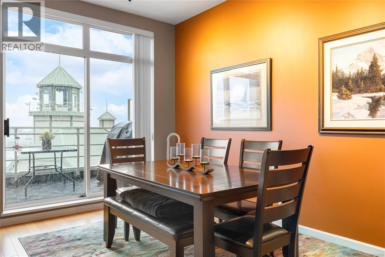 #TH15 38 FRONT ST - 12