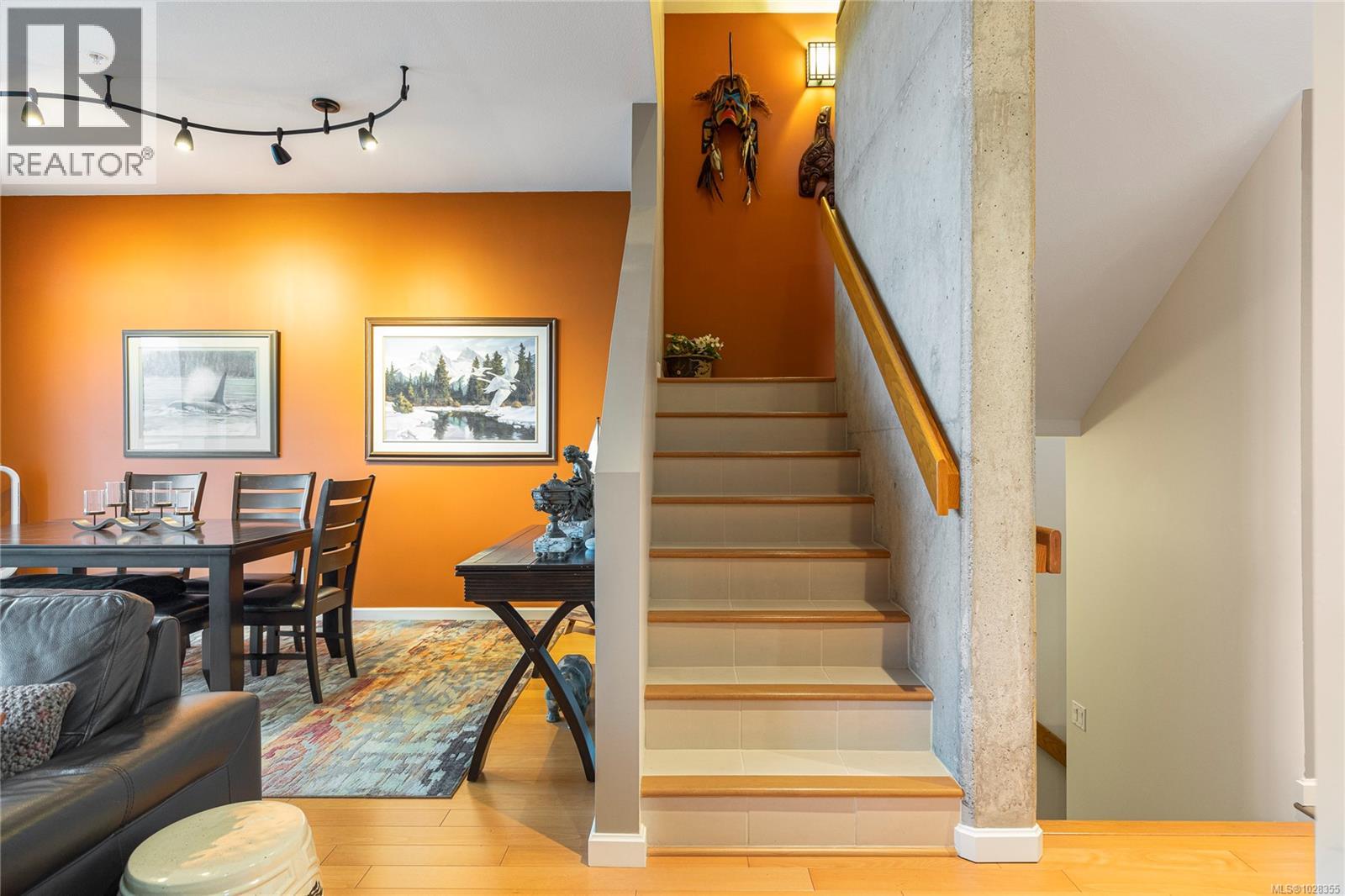 #TH15 38 FRONT ST - 21