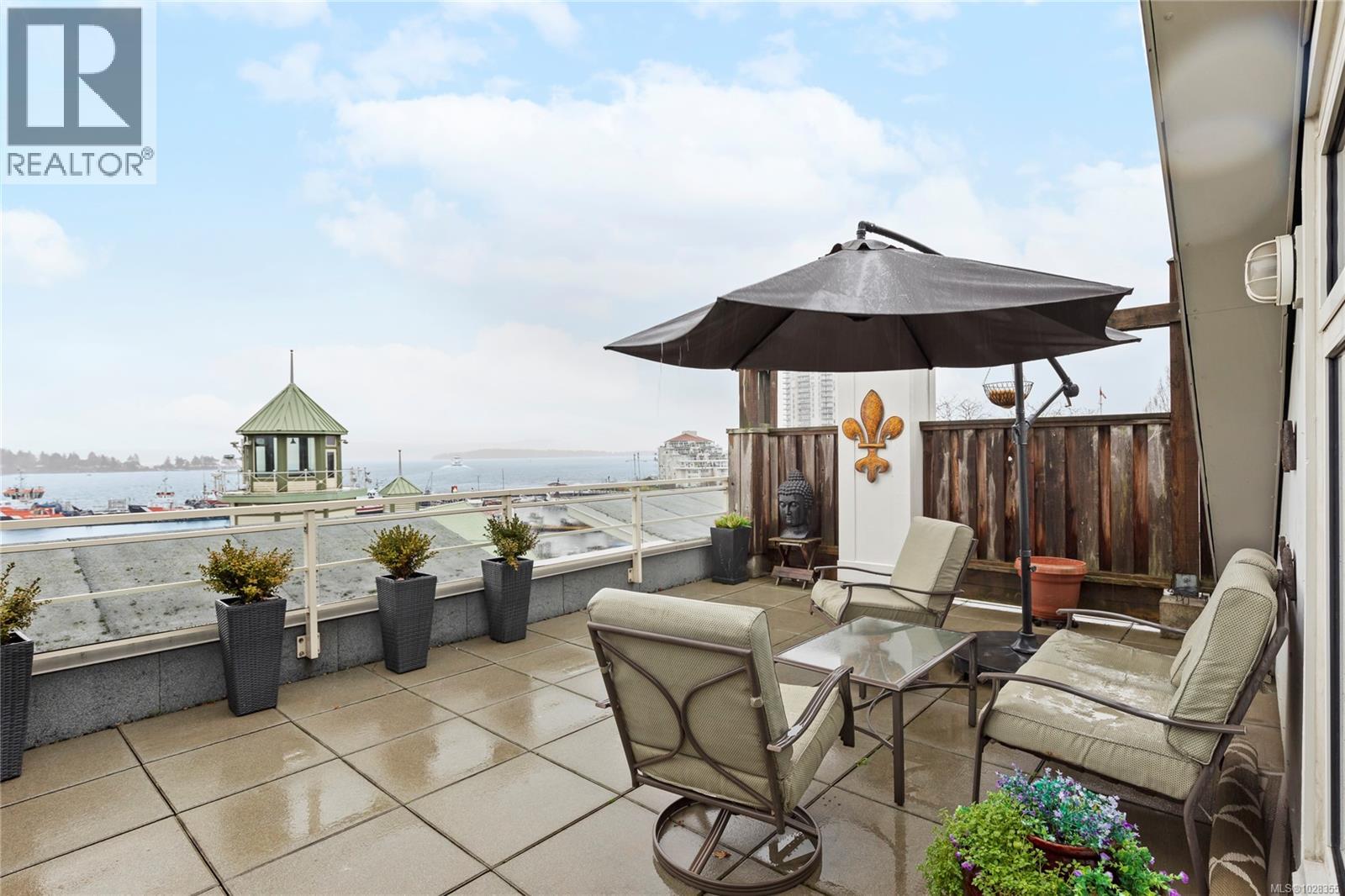 #TH15 38 FRONT ST - 23