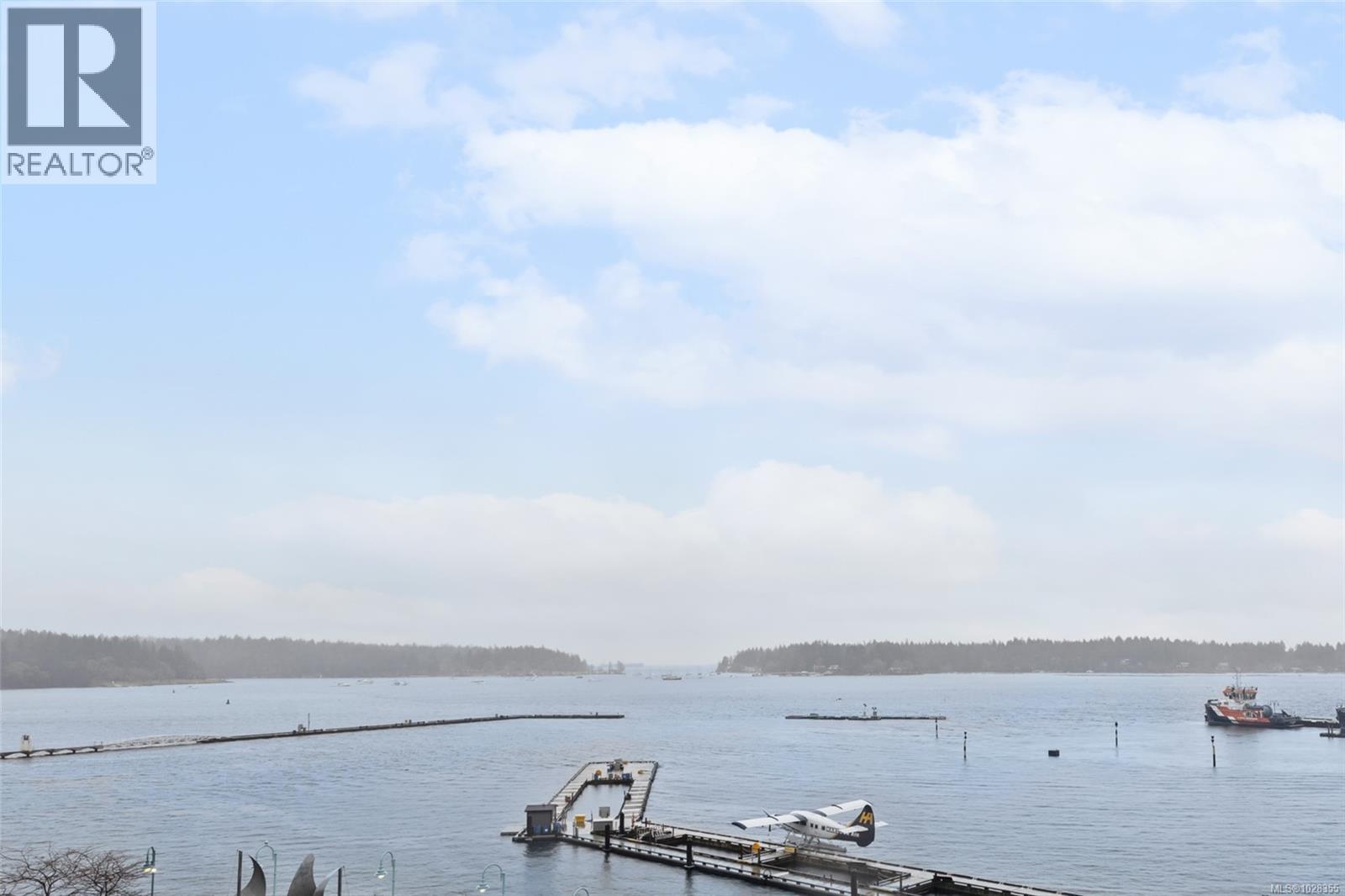 #TH15 38 FRONT ST - 24