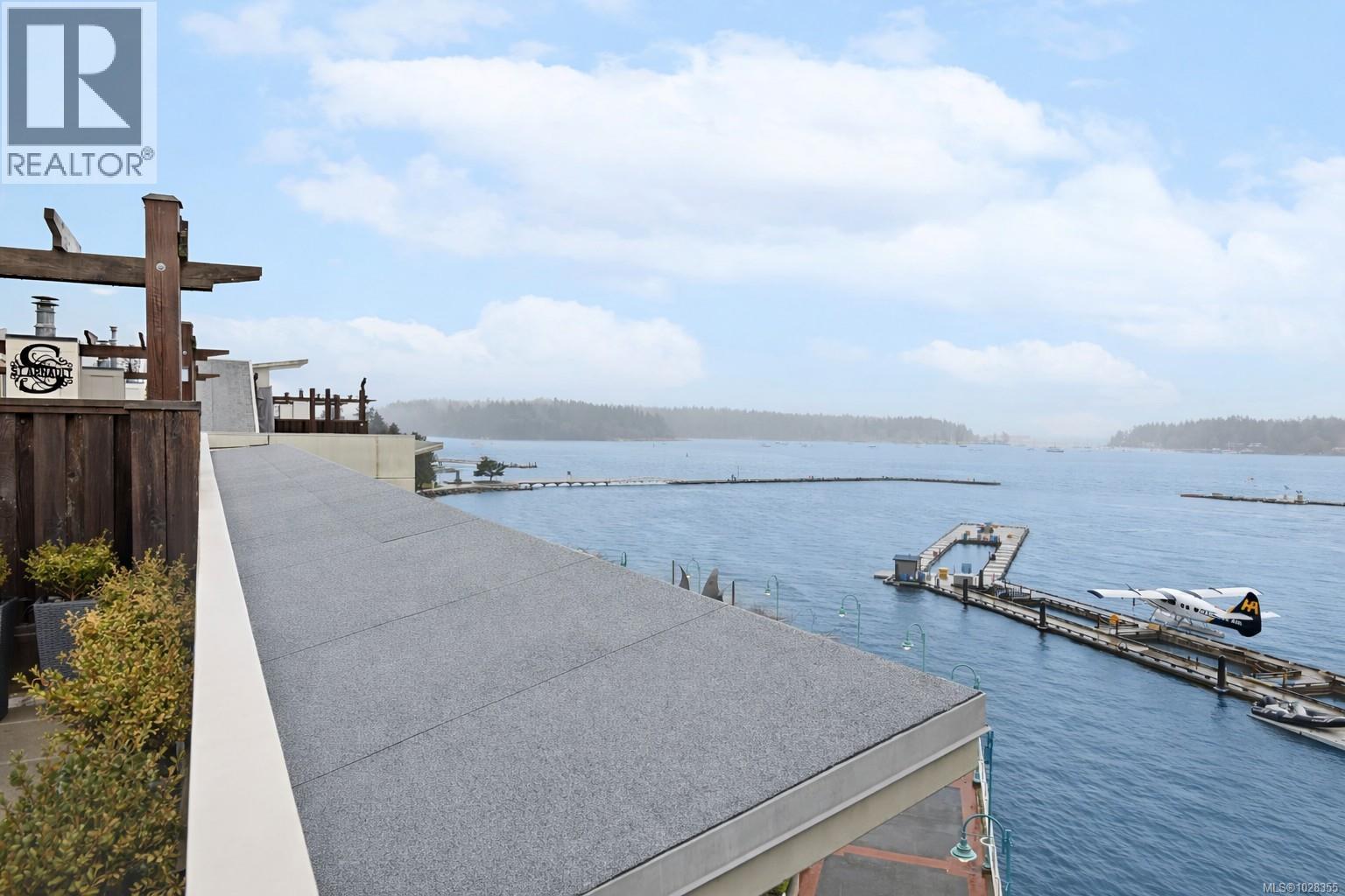 #TH15 38 FRONT ST - 25