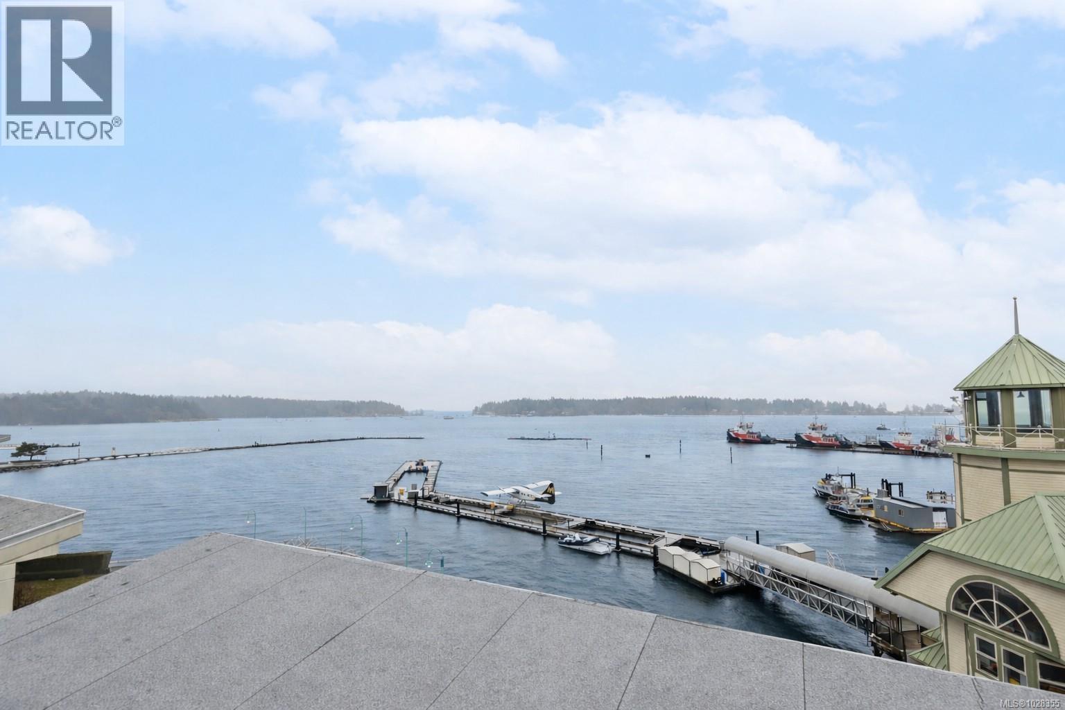 #TH15 38 FRONT ST - 26