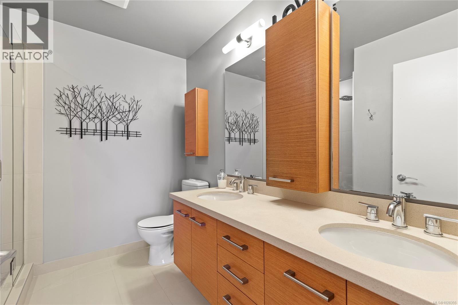 #TH15 38 FRONT ST - 35