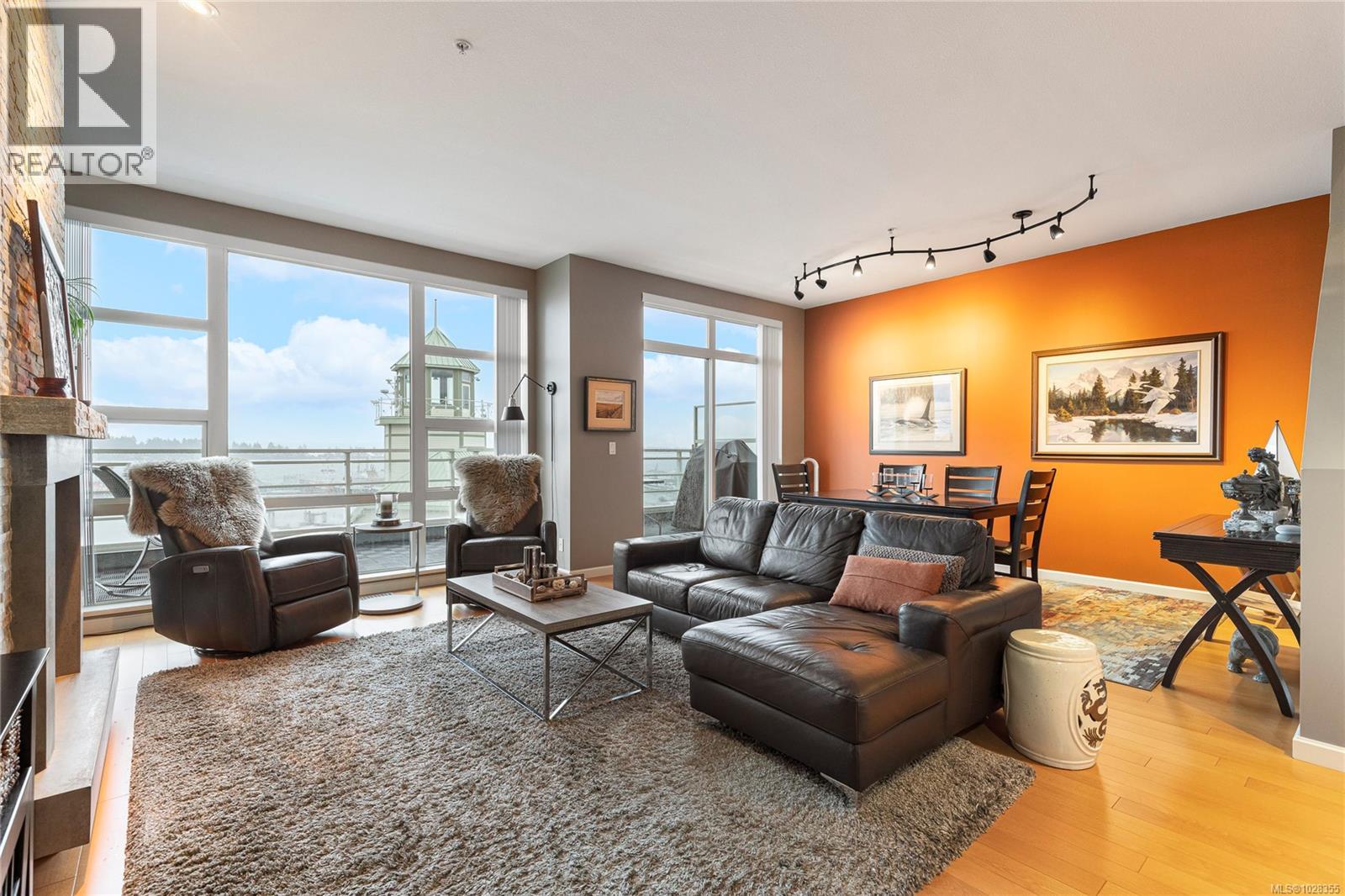 #TH15 38 FRONT ST - 9