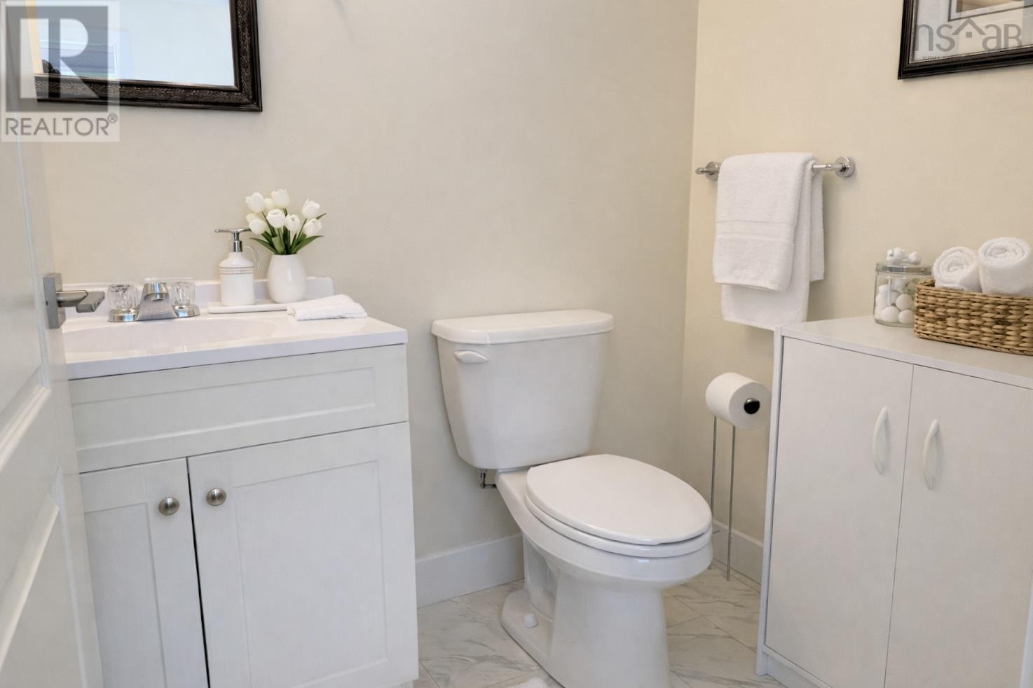 Property 12 of 20 of 78 Whistle Stop Court