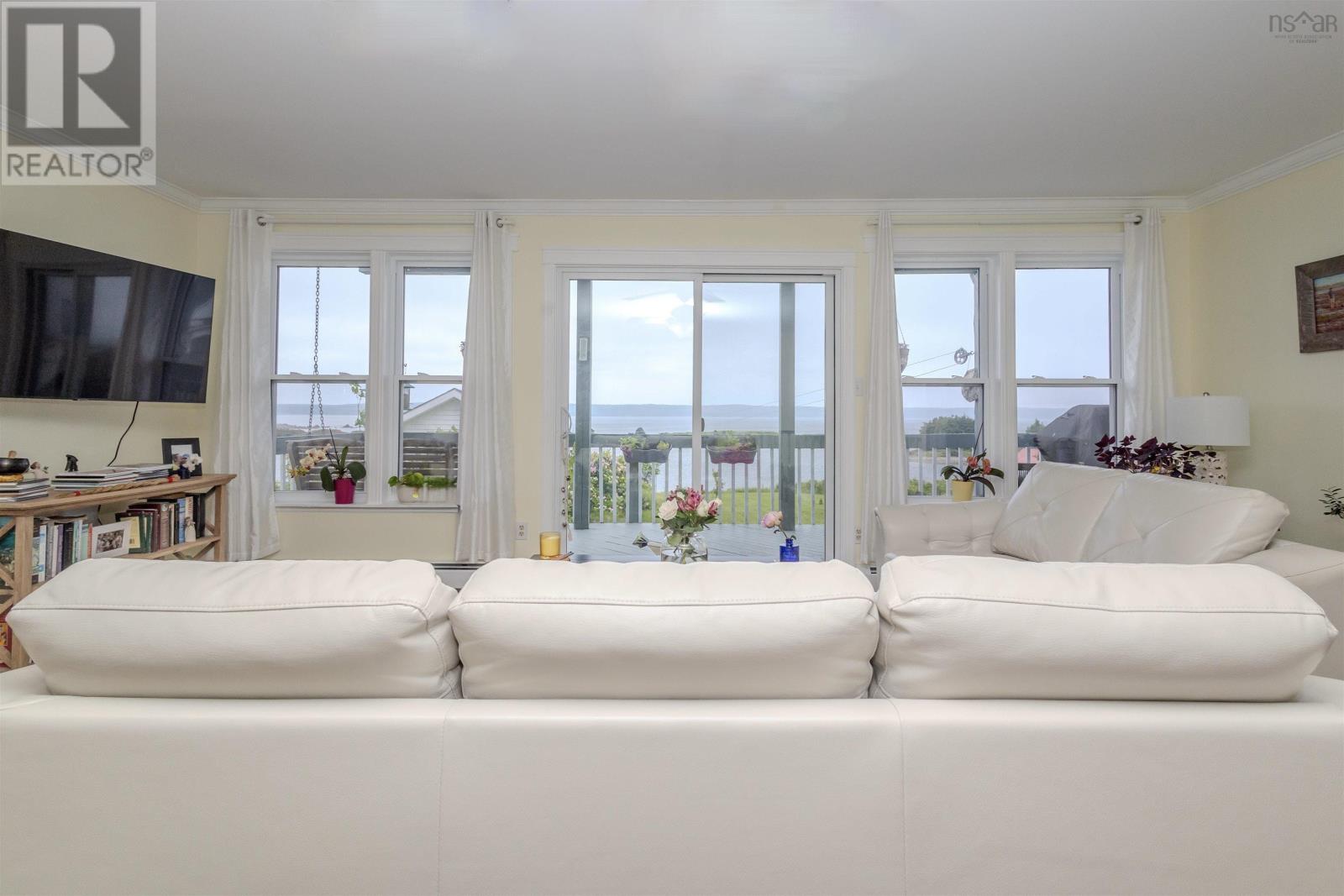 Property 26 of 49 of 36 Seaview Drive