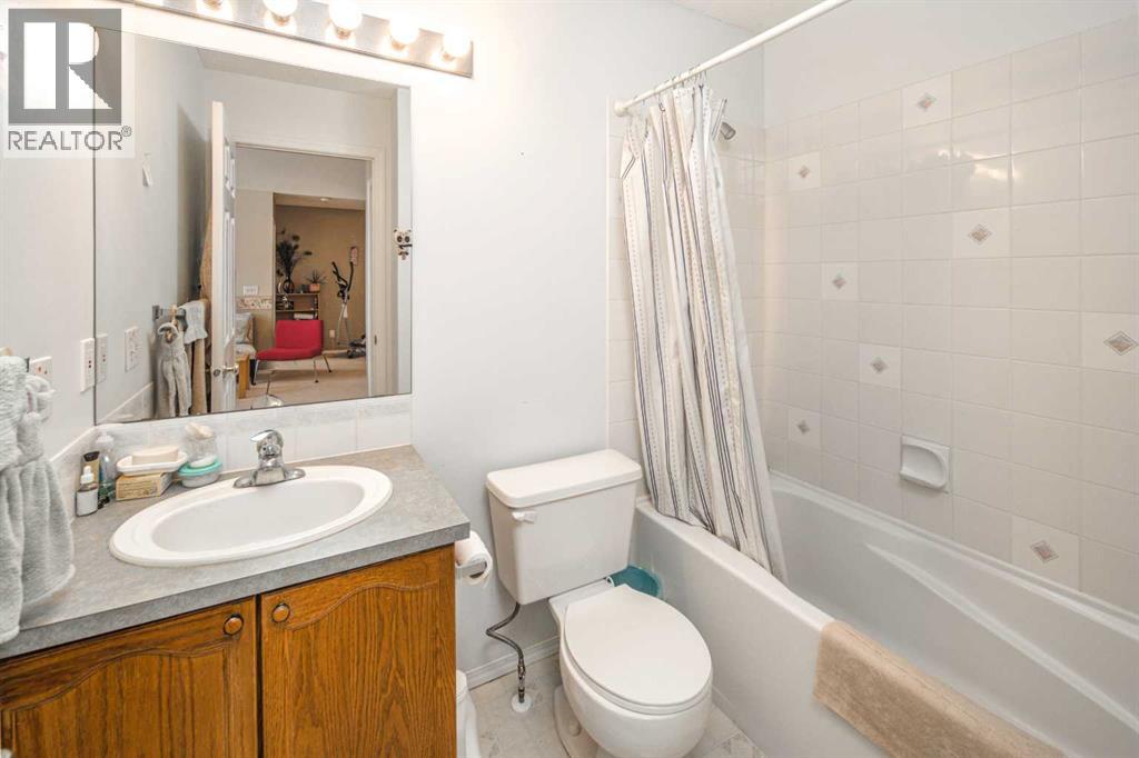 Single Family House for Sale in   Harvest Gold Manor NE Harvest Hills Calgary 