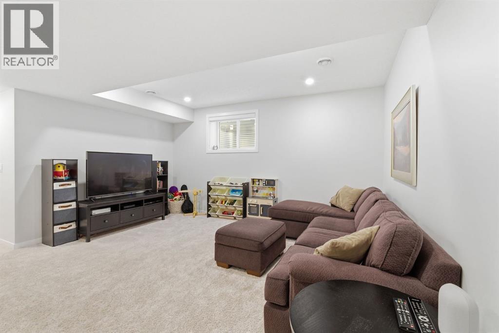 359 Fireside Way, Cochrane