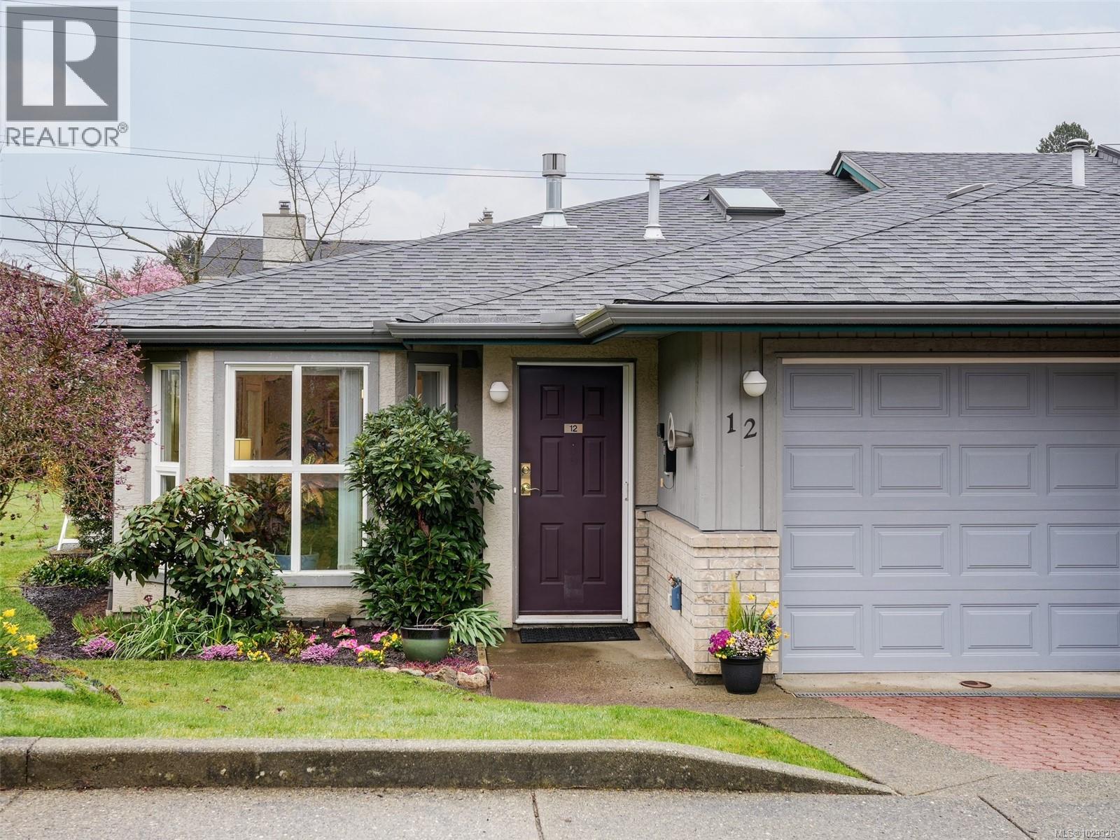 12 1473 Garnet Road, Saanich