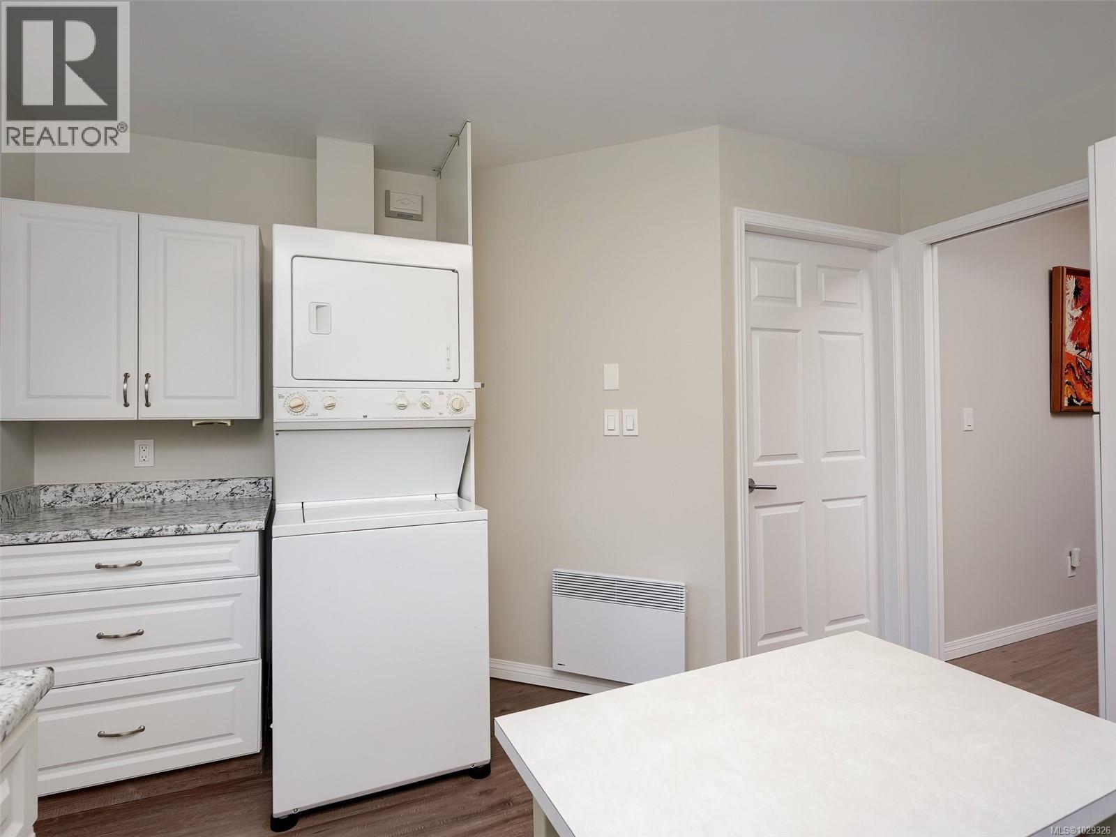 12 1473 Garnet Road, Saanich