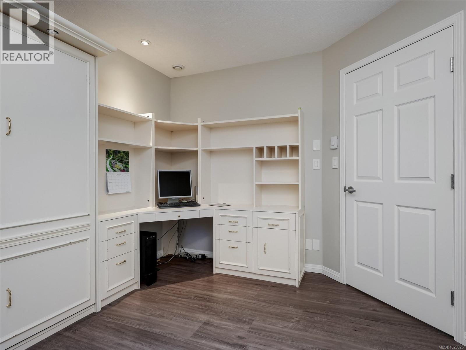 12 1473 Garnet Road, Saanich