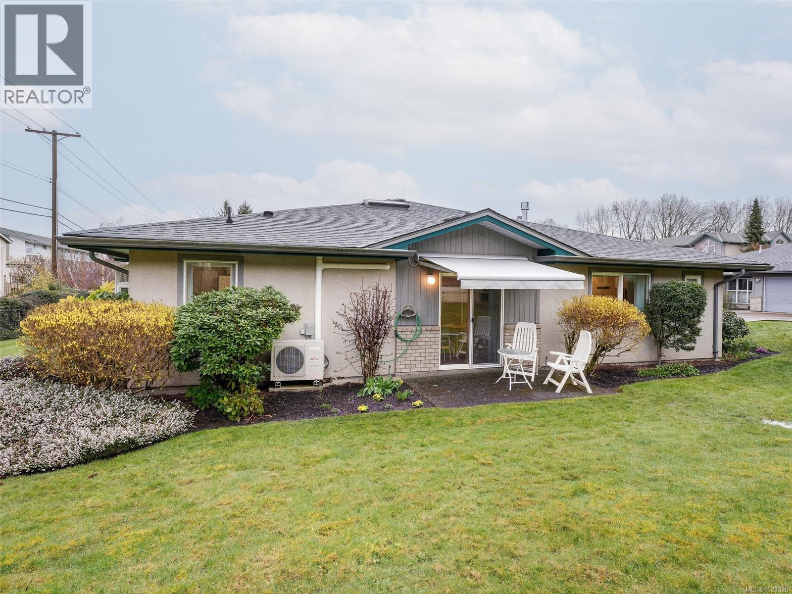 12 1473 Garnet Road, Saanich