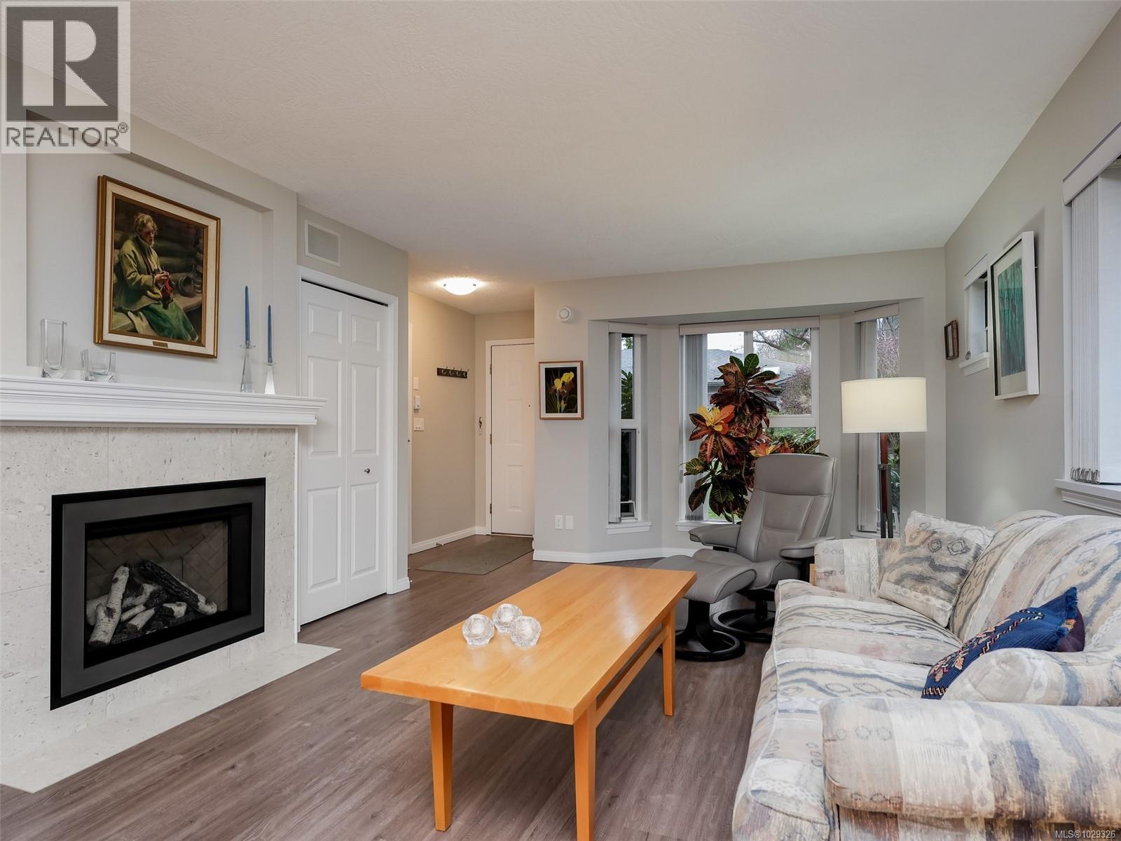 12 1473 Garnet Road, Saanich