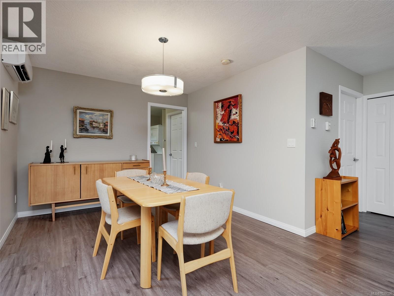 12 1473 Garnet Road, Saanich