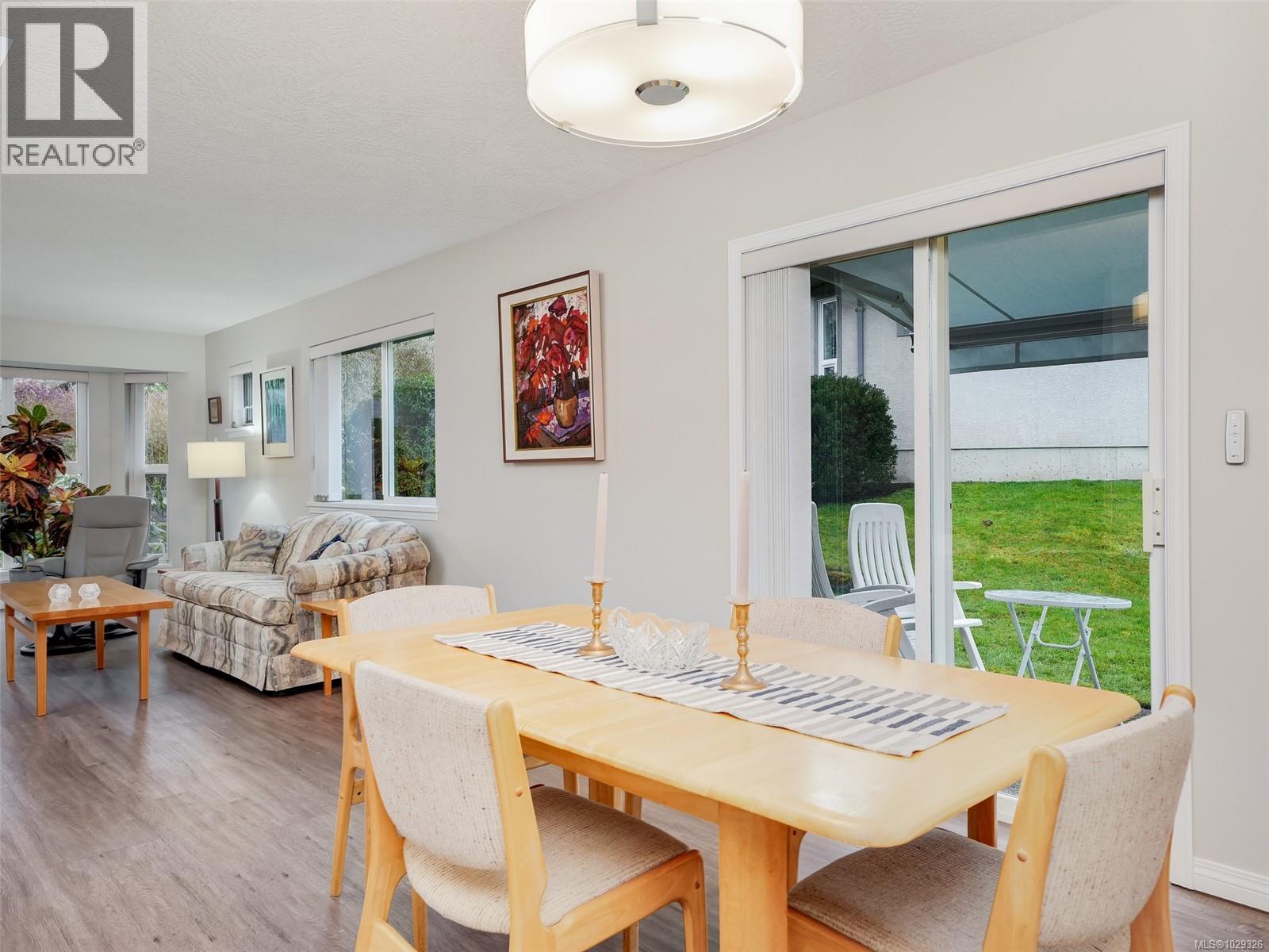 12 1473 Garnet Road, Saanich