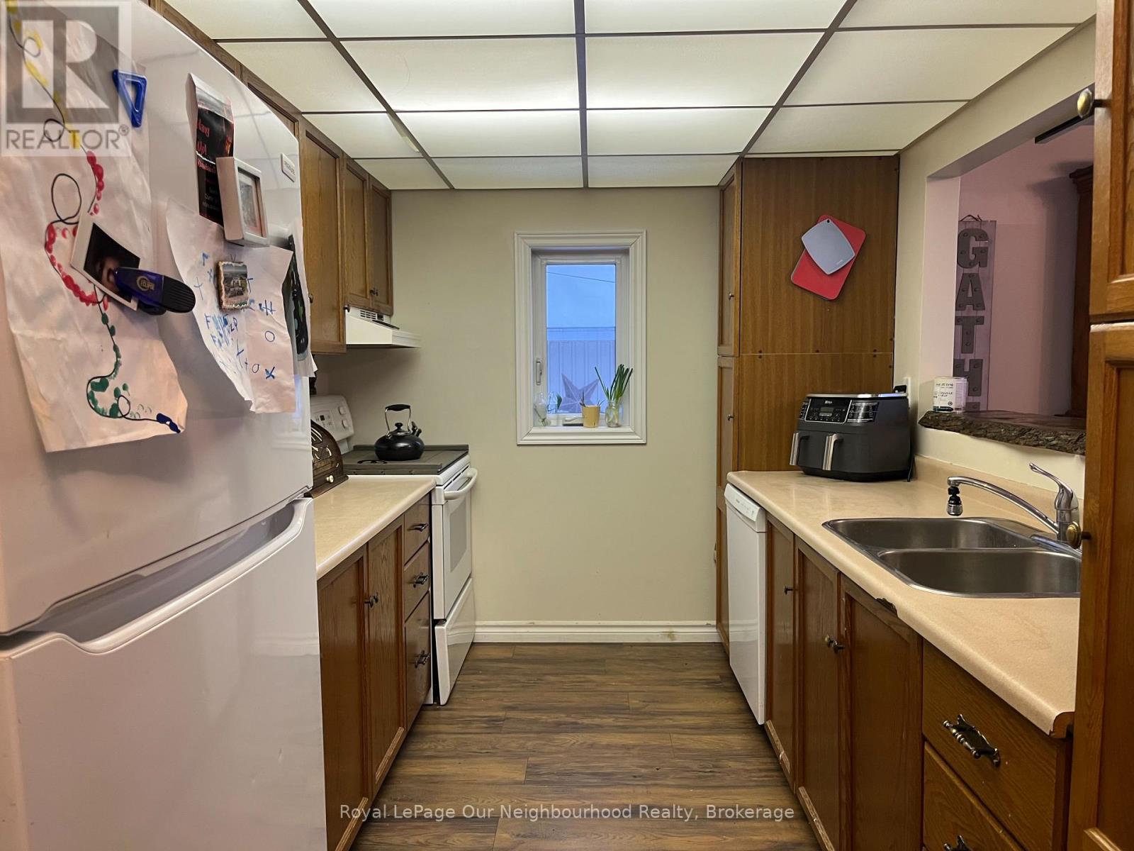72 LAKESHORE ROAD - 4