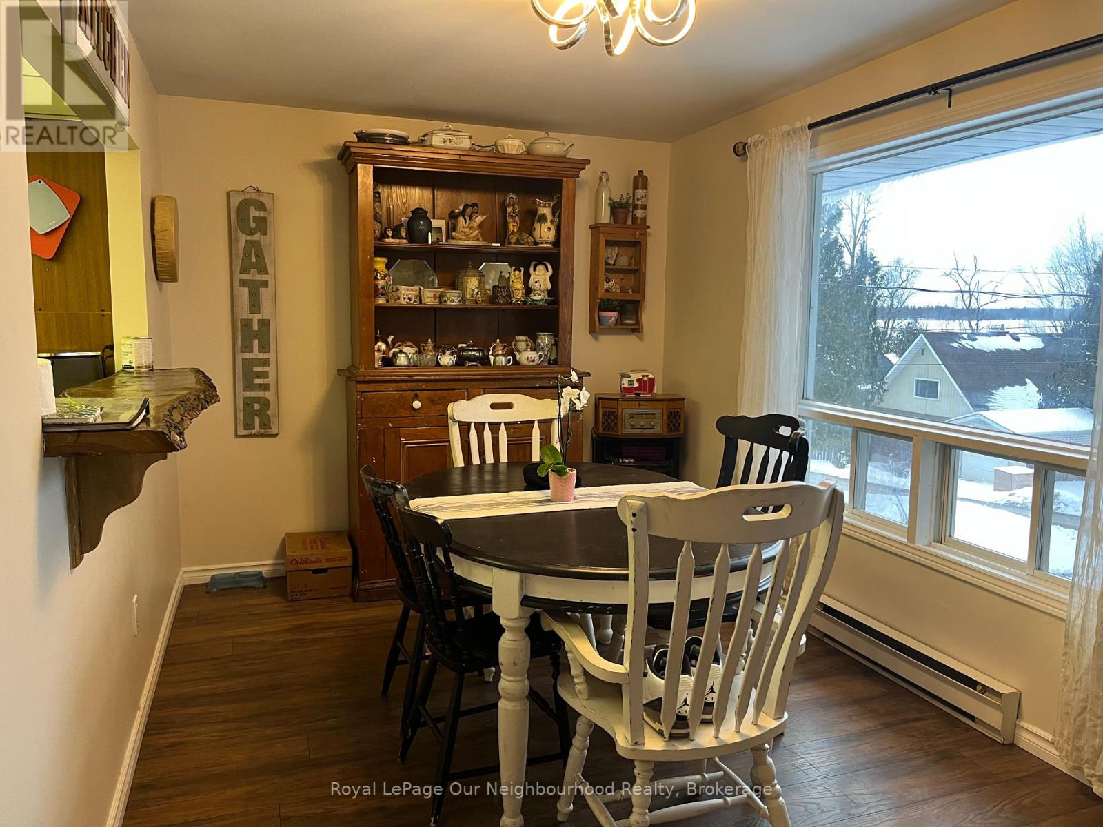 72 LAKESHORE ROAD - 8