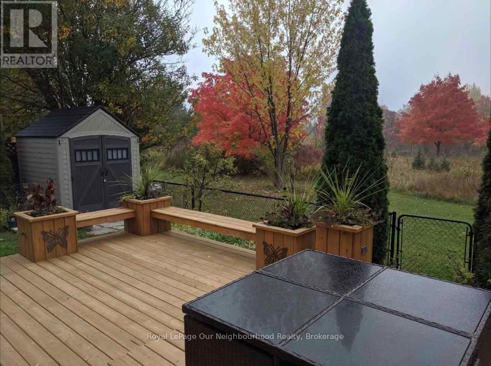 196 PRESSED BRICK DRIVE