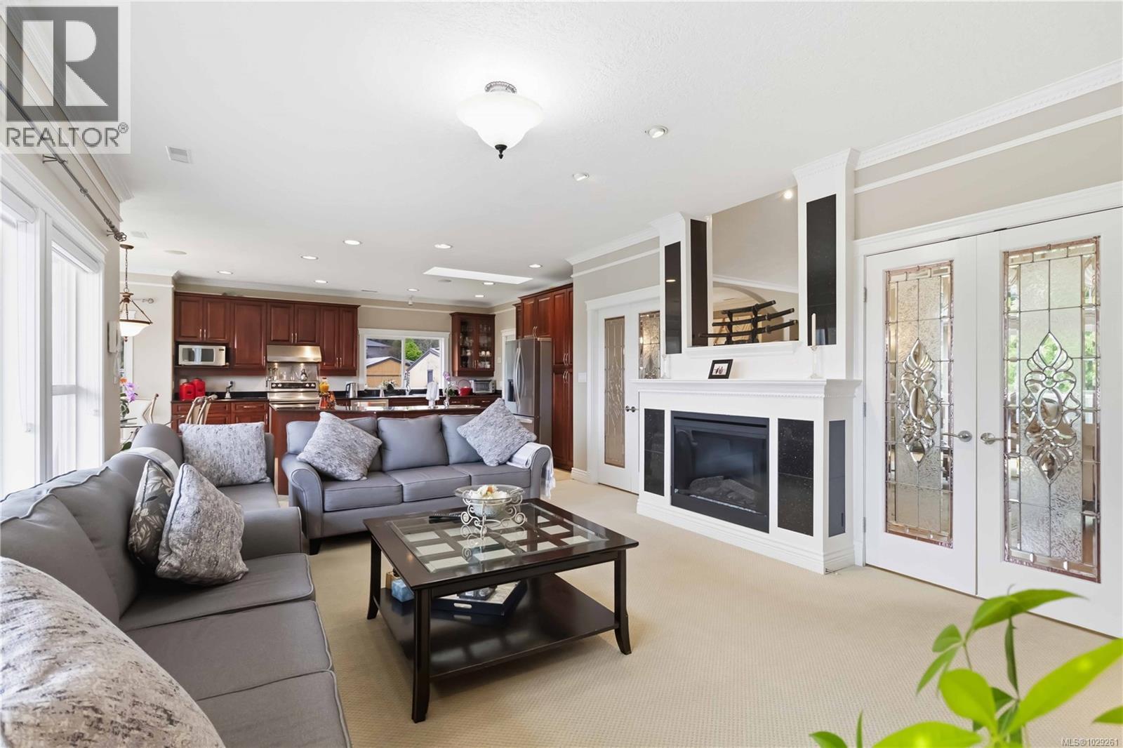 5549 ALDERLEY RD - 10