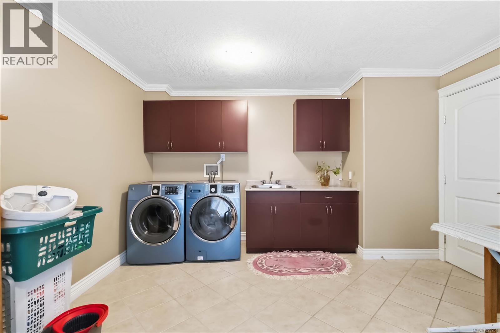 5549 ALDERLEY RD - 36