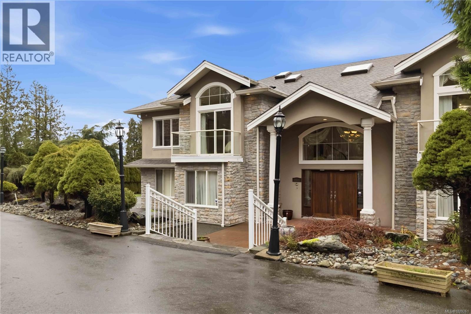 5549 ALDERLEY RD - 64