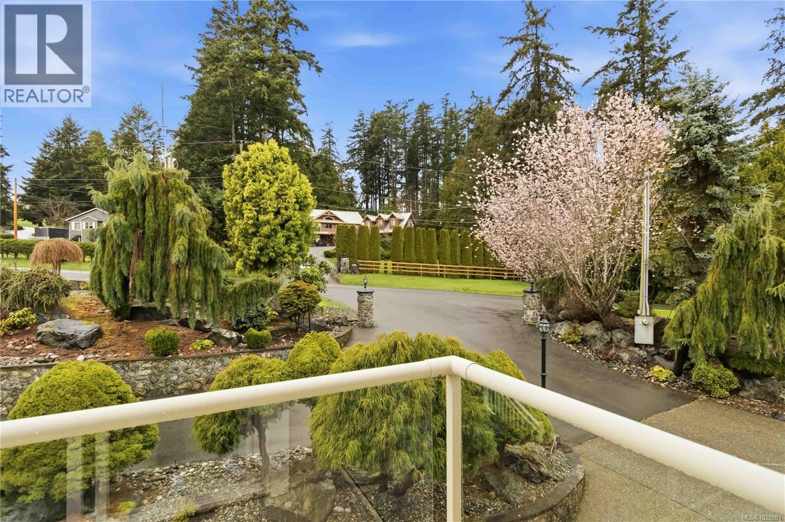 5549 ALDERLEY RD - 44