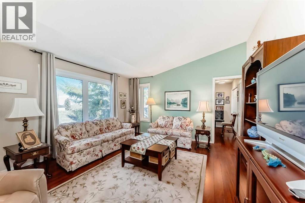 Single Family House for Sale in  Macewan Ridge Villas NW MacEwan Glen Calgary 