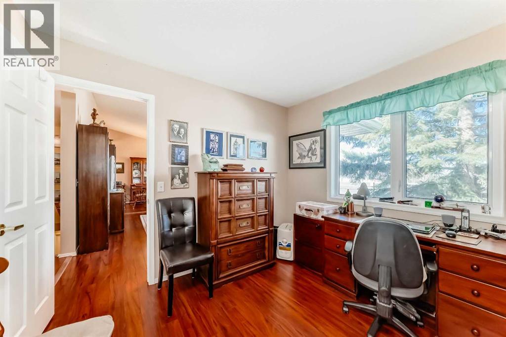 Single Family House for Sale in  Macewan Ridge Villas NW MacEwan Glen Calgary 