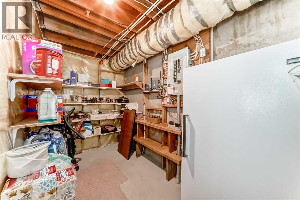 Single Family House for Sale in  Macewan Ridge Villas NW MacEwan Glen Calgary 