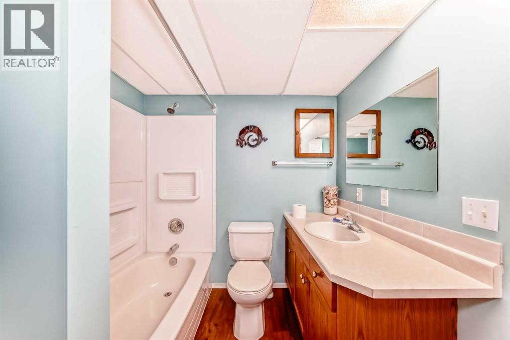 Single Family House for Sale in  Macewan Ridge Villas NW MacEwan Glen Calgary 