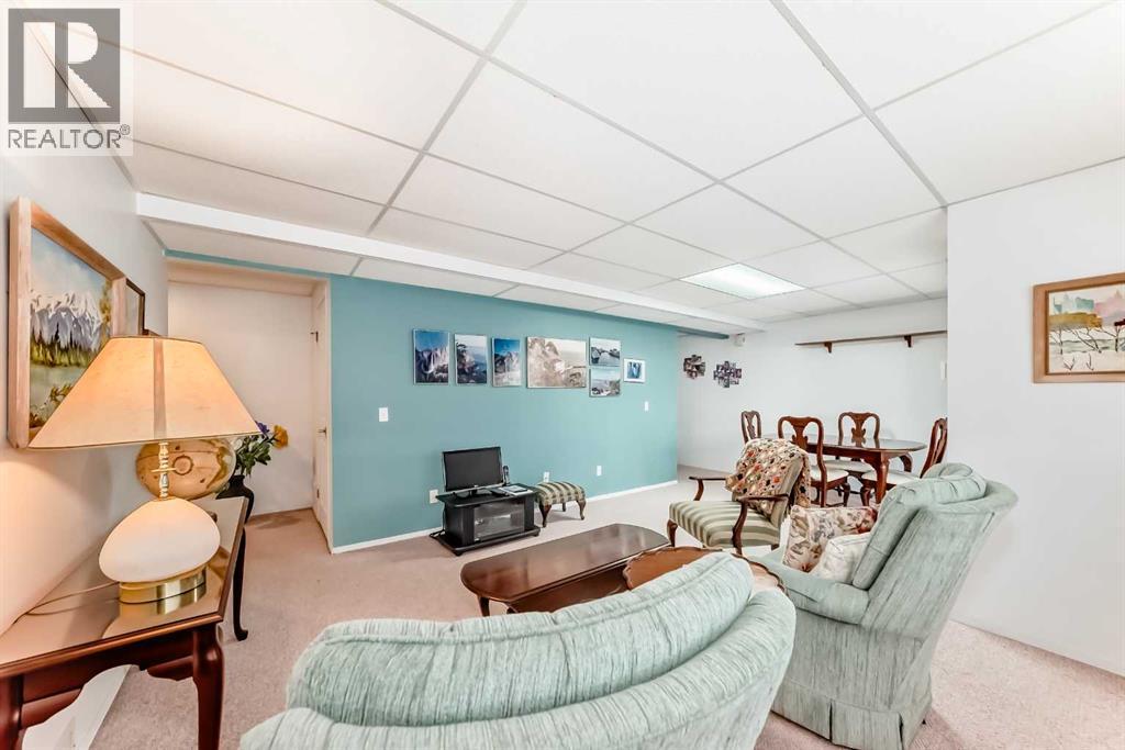 Single Family House for Sale in  Macewan Ridge Villas NW MacEwan Glen Calgary 