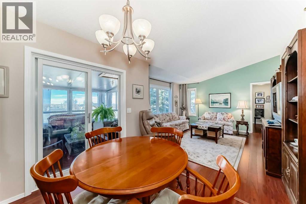 Single Family House for Sale in  Macewan Ridge Villas NW MacEwan Glen Calgary 