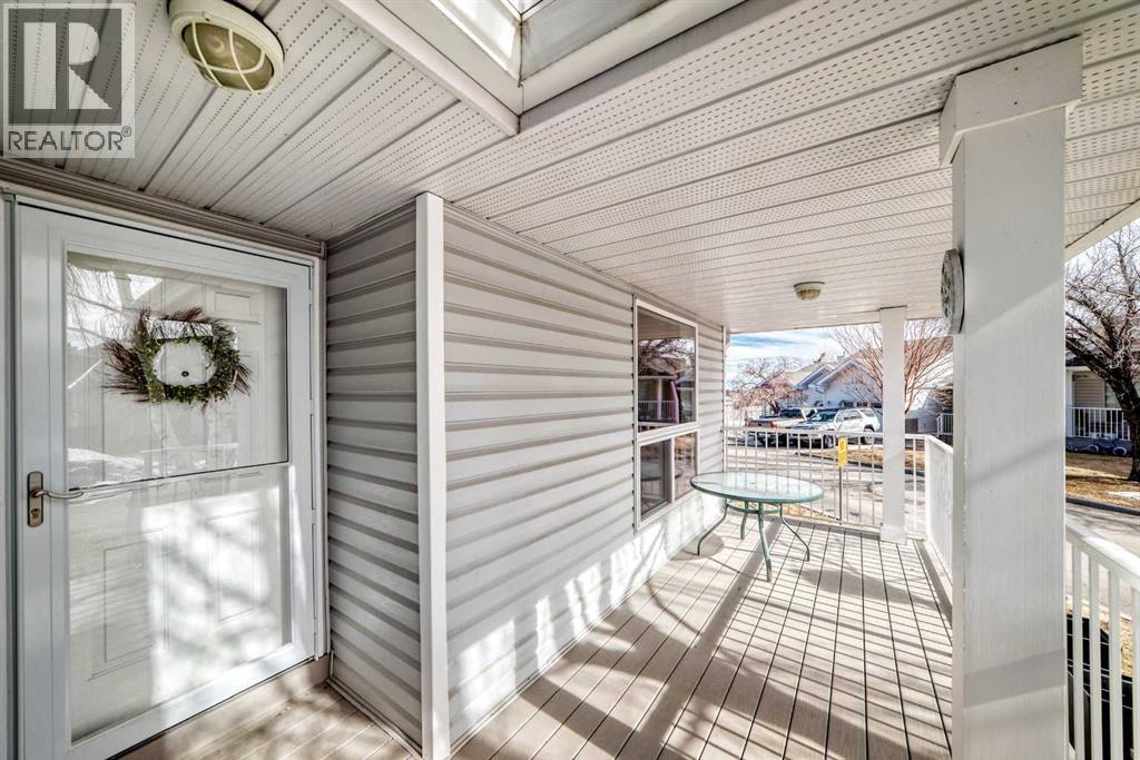 Single Family House for Sale in  Macewan Ridge Villas NW MacEwan Glen Calgary 