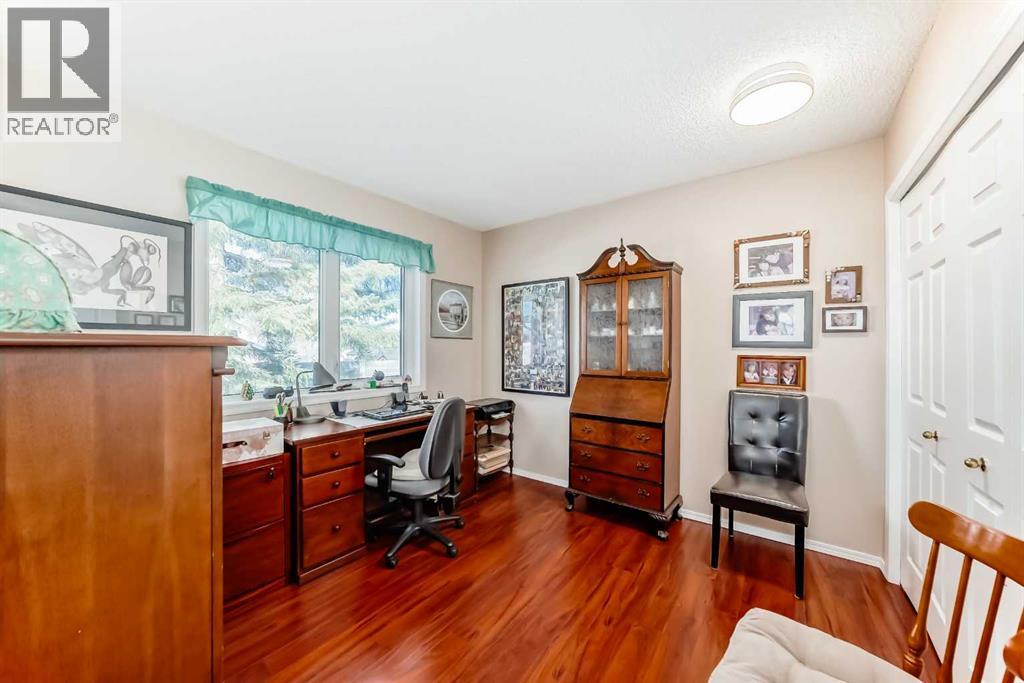 Single Family House for Sale in  Macewan Ridge Villas NW MacEwan Glen Calgary 