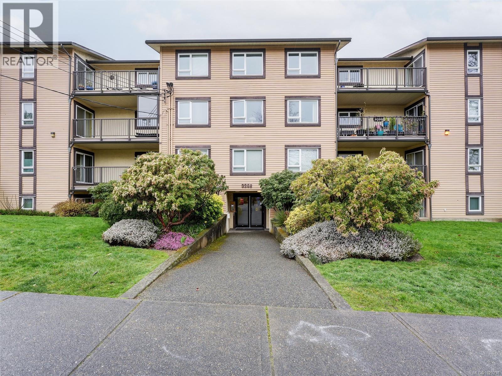 #406 3258 ALDER ST - 1