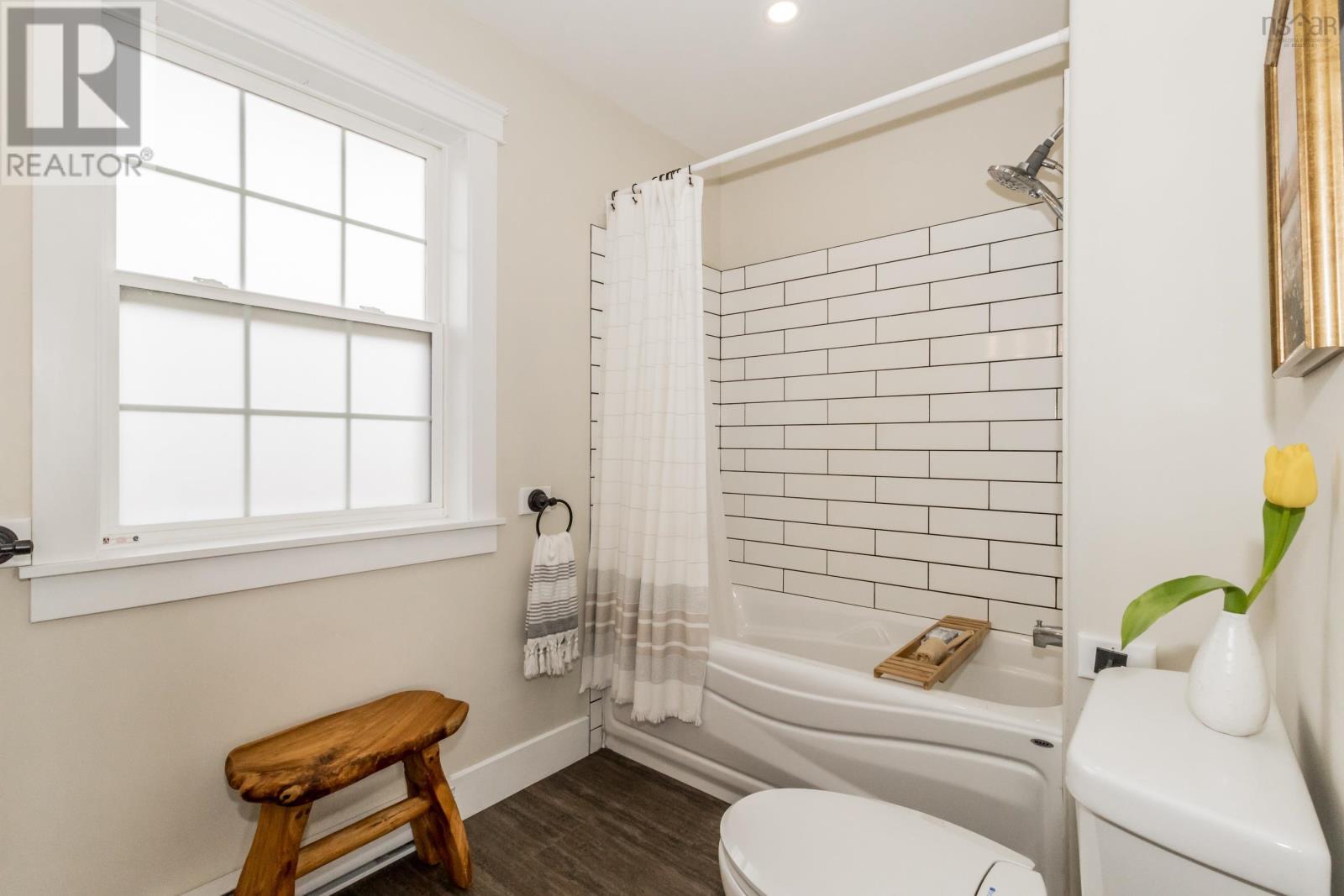 Property 29 of 44 of 71 Acorn Lane