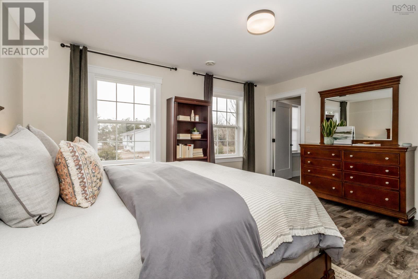 Property 28 of 44 of 71 Acorn Lane