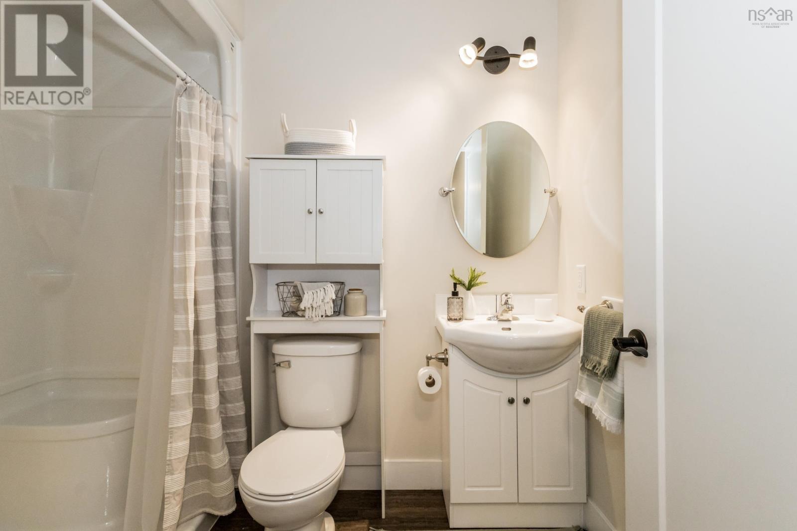 Property 33 of 44 of 71 Acorn Lane