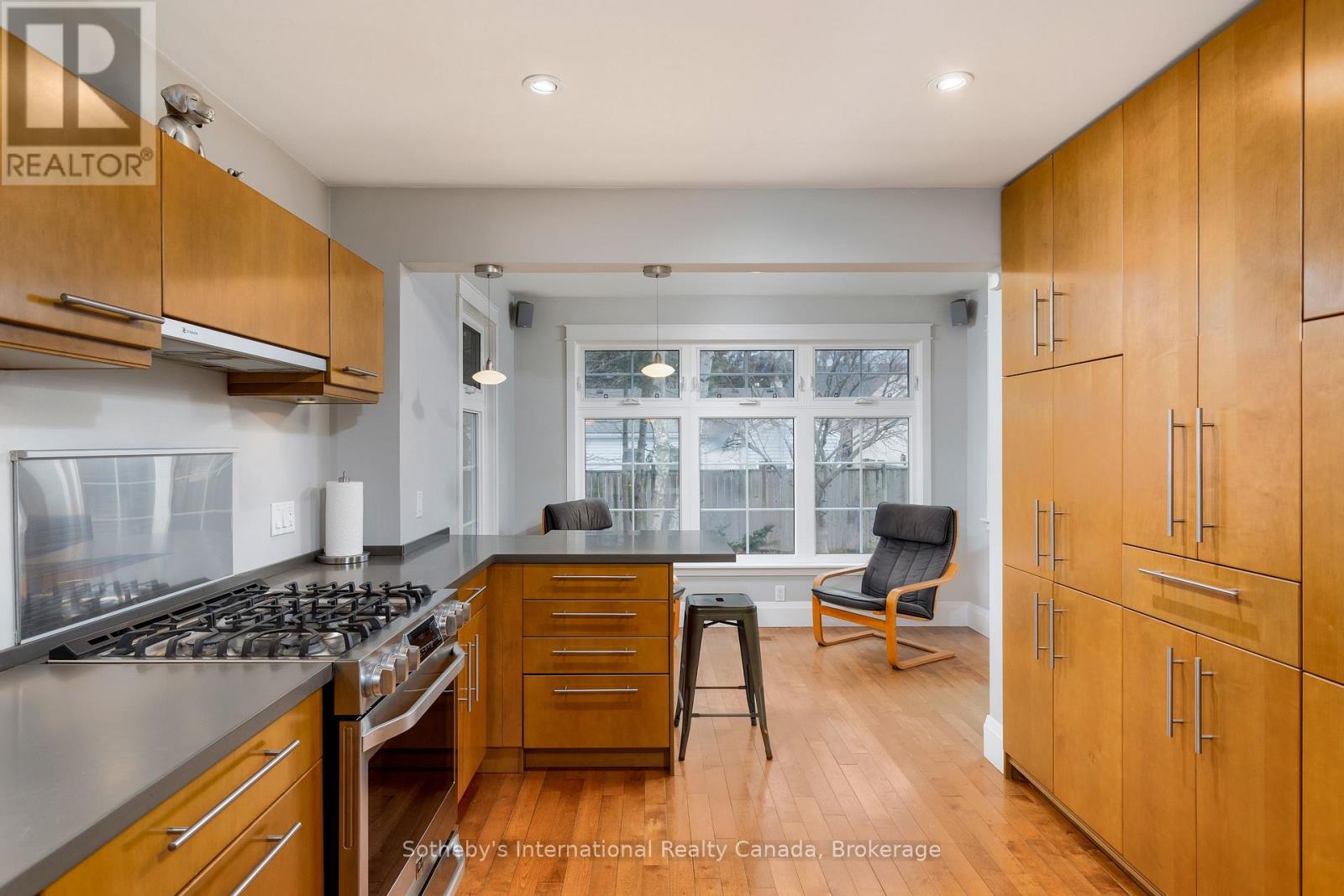 32 ANDERSON STREET - 16
