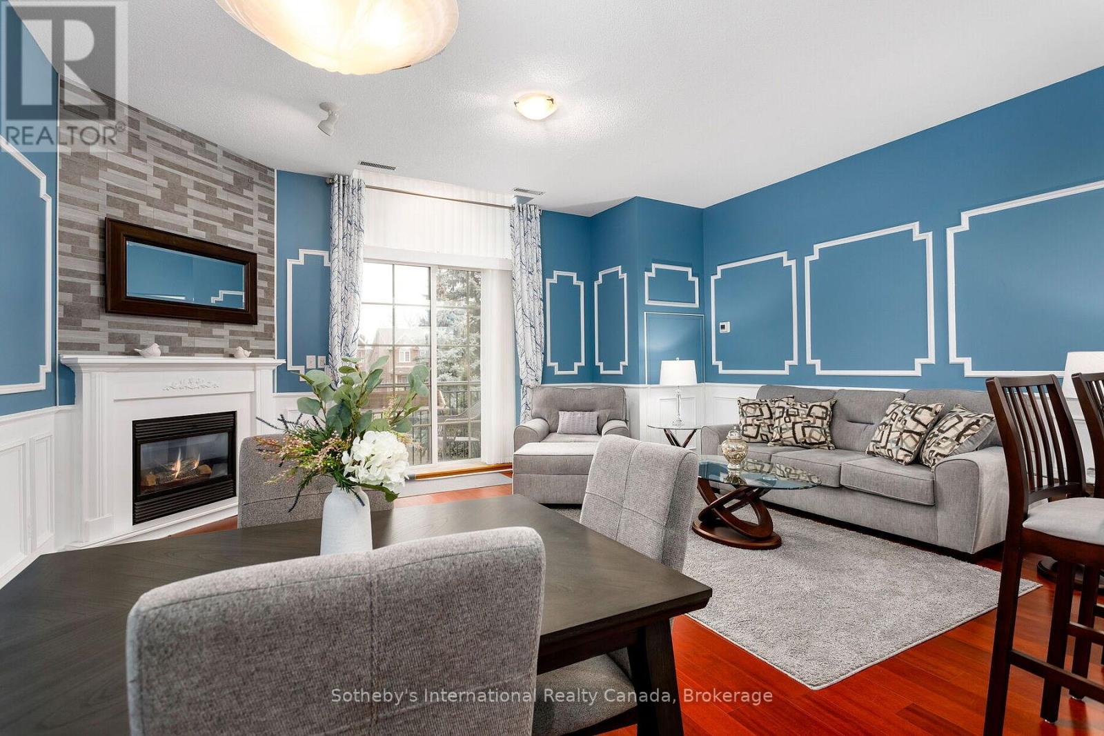 #219 262 DUNDAS STREET E - 16