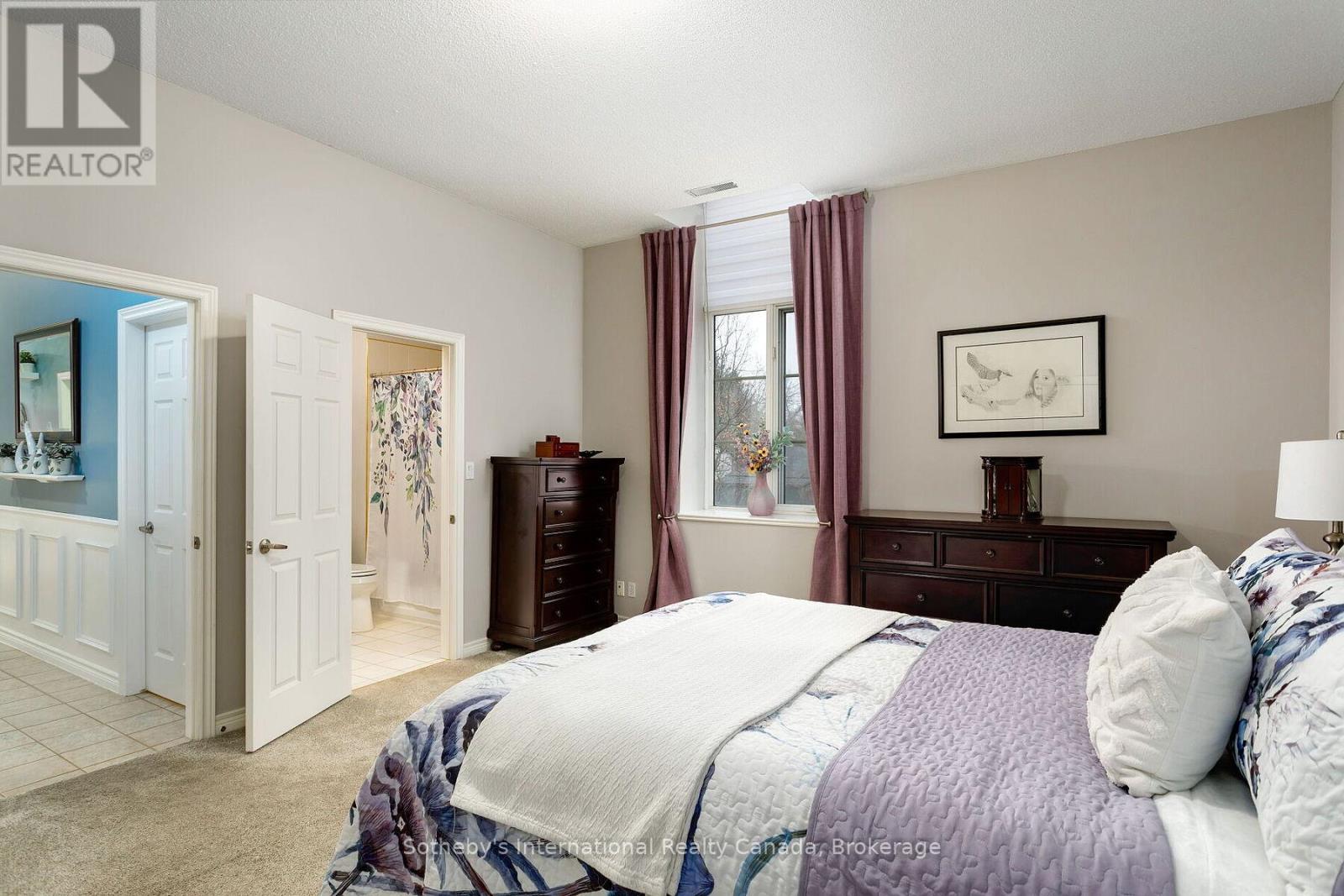 #219 262 DUNDAS STREET E - 38