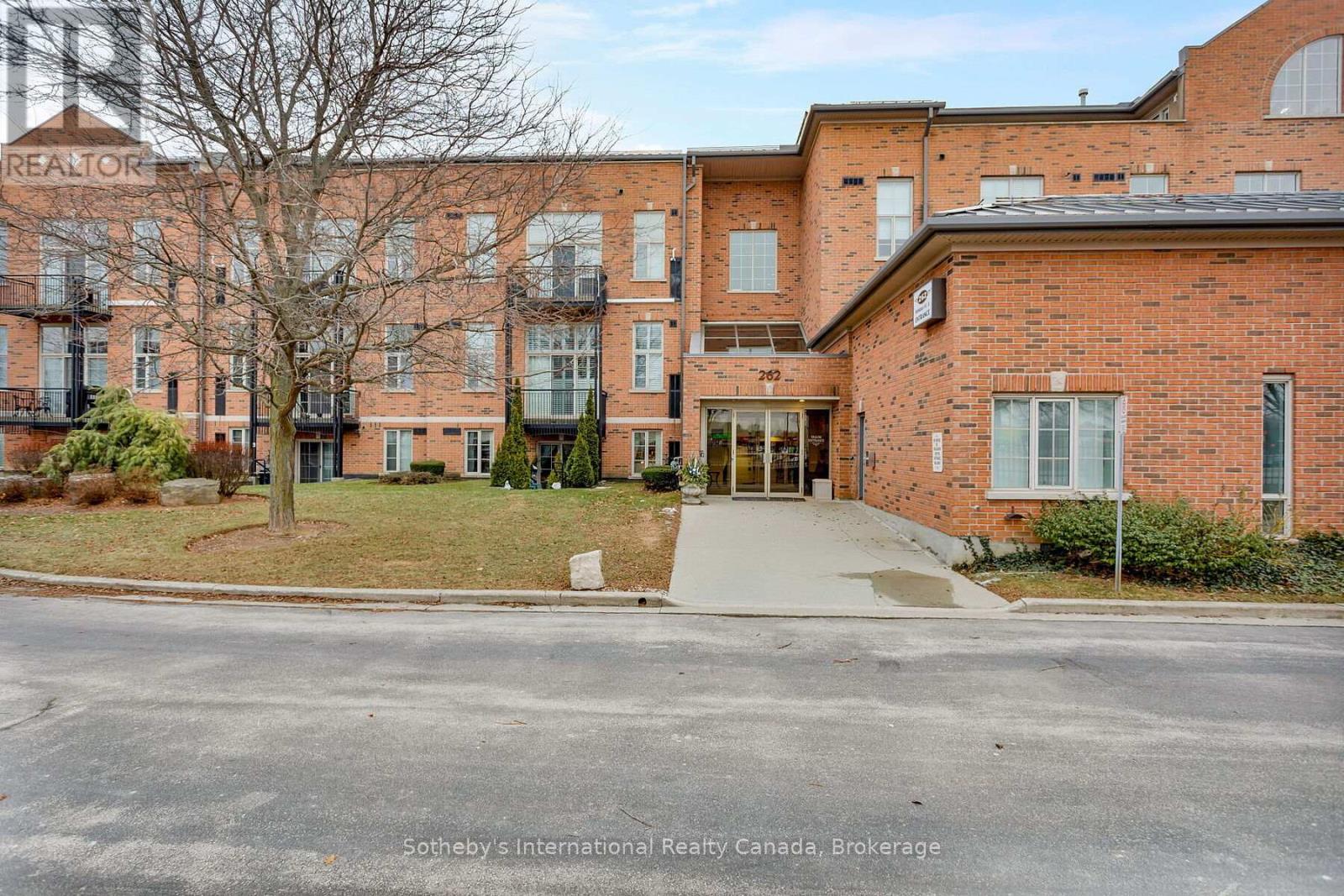 #219 262 DUNDAS STREET E - 5