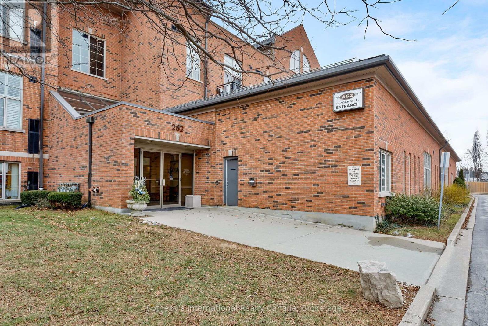 #219 262 DUNDAS STREET E - 6